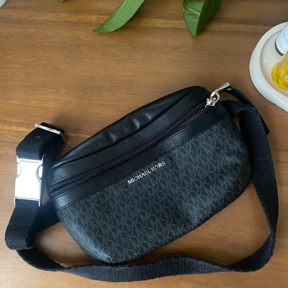 Micheal Kors Belt Bag